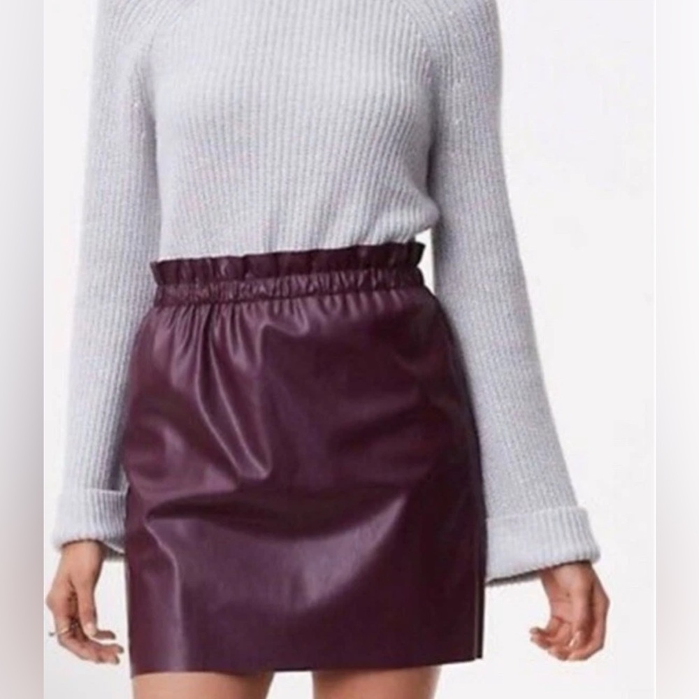 Ann Taylor Loft Burgandy‎ Faux Leather Elastic Waist Lined Mini Skirt Sz XS